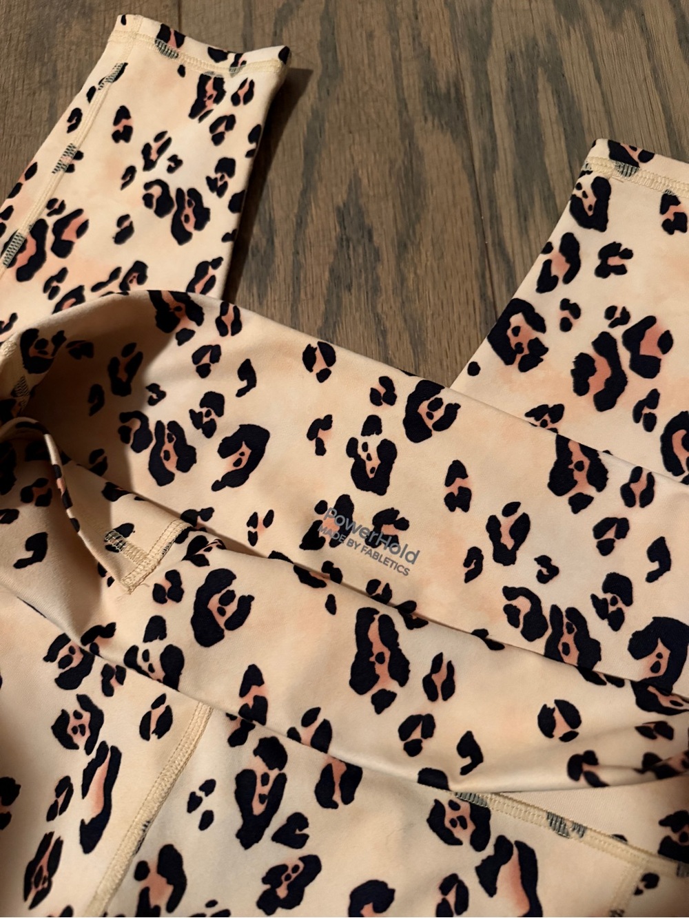 NWT Fabletics Leopard Print Active Leggings with Side Mesh Panels - Picture 5 of 6
